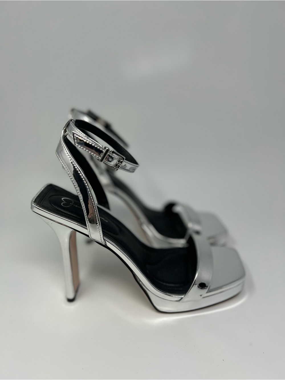 Jessica Simpson Adonia Silver Heels NEW!
Size 8.5